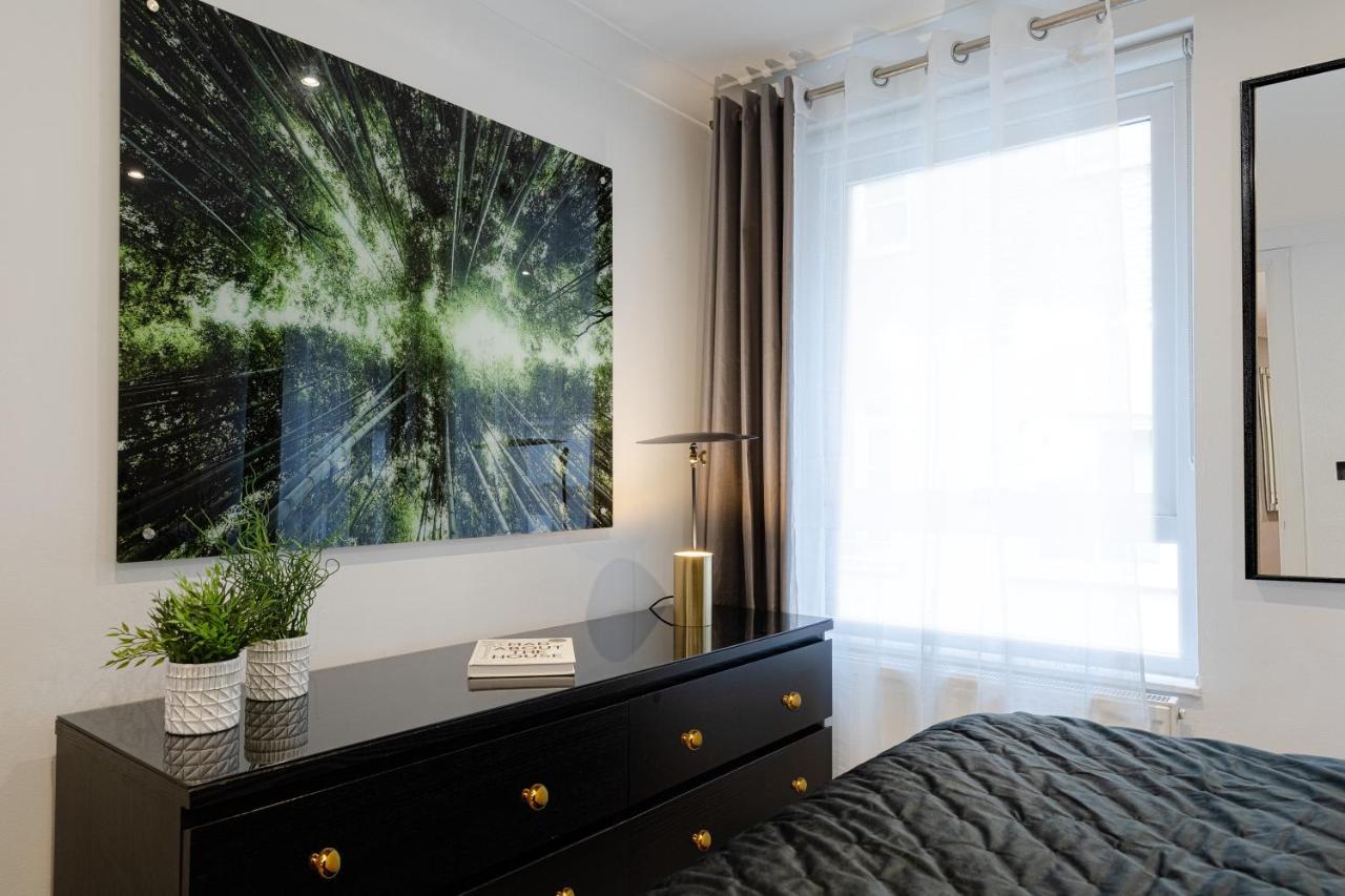 Explore The Most Exquisite West-End From A Harrods Family And Couple Home Лондон Экстерьер фото